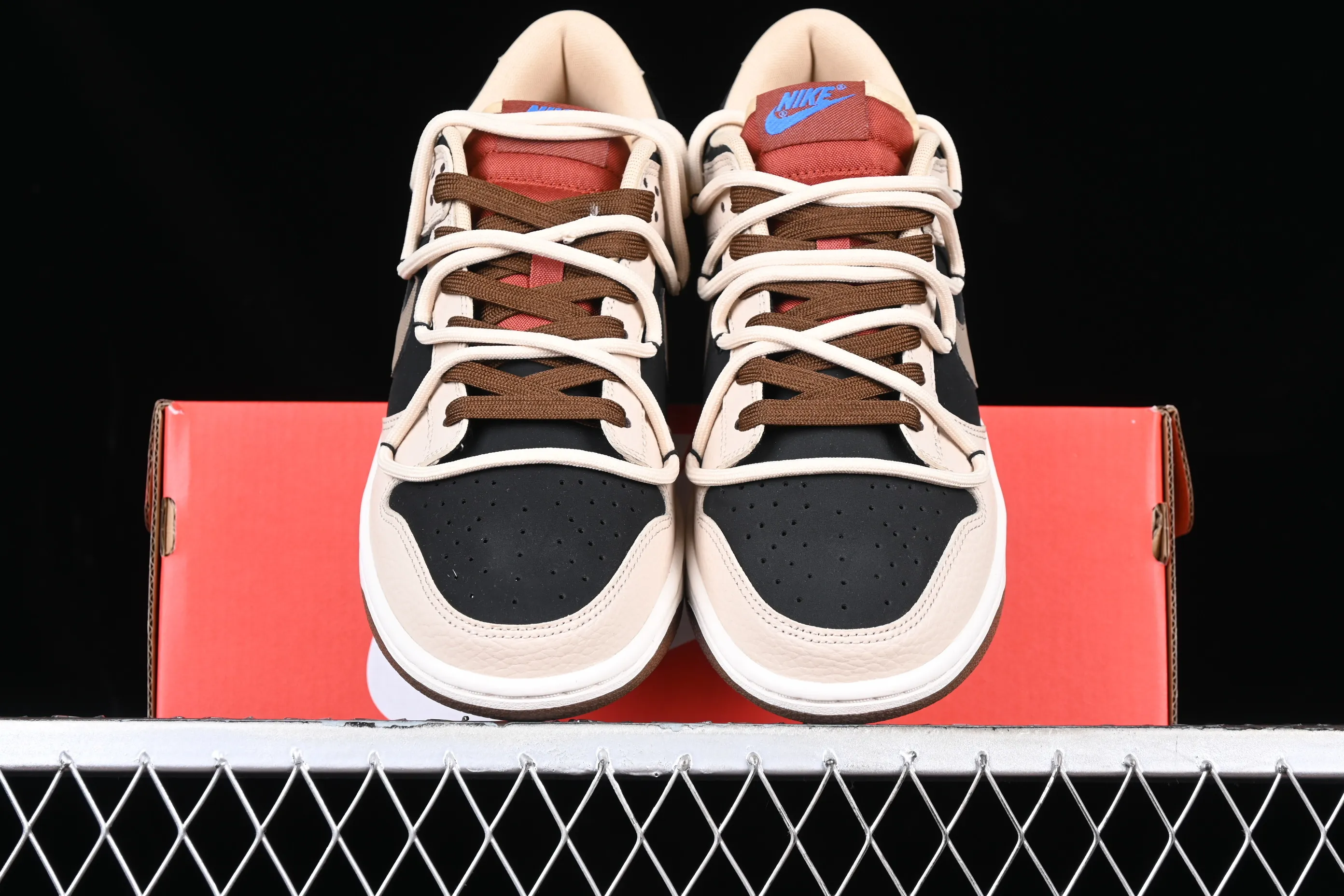 All Categories Nk SB Dunk Series Nk SB Dunk Low Low-top Sneakers Nk SB Dunk Low "Mars Stone" Mocha Brown SB Smashed Backboard Fashion Casual Sneakers DR9704-200